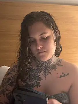 snowflakee69 live cam on StripChat