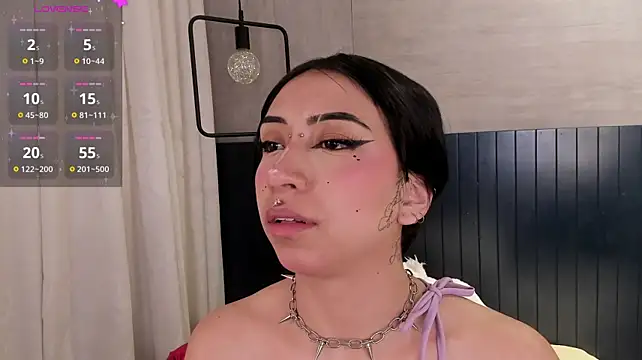 Vanne_Bloom live cam on StripChat