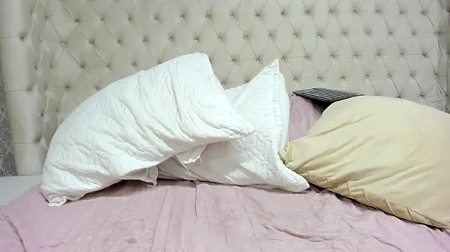 OriannaJames webcam