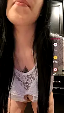 LyannaGardner webcam