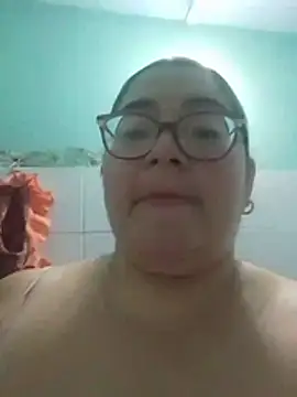 ReusedSentence live cam on StripChat
