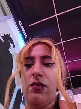 Domekaqueen1 webcam