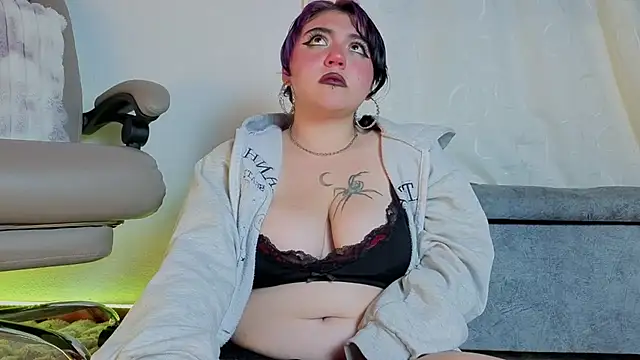 Blueberry_gothic webcam