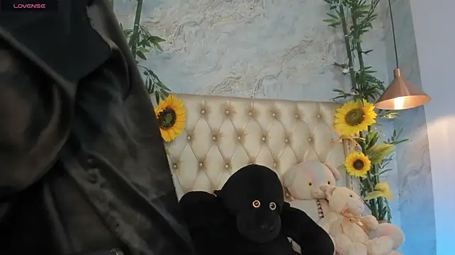LittleeJaz webcam