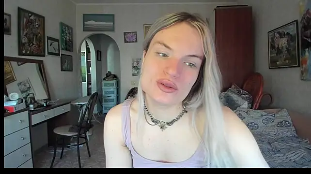 milliKira006 webcam