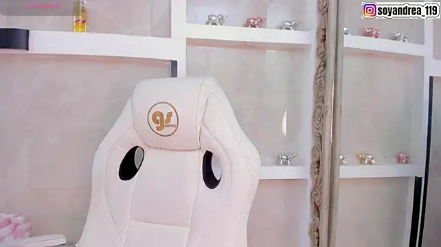juliana_smithh webcam