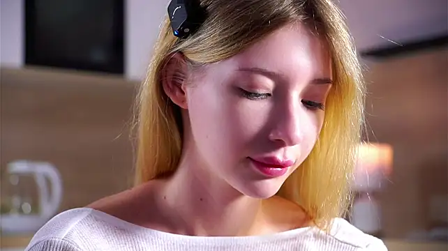 SunnivaCovil live sex cam