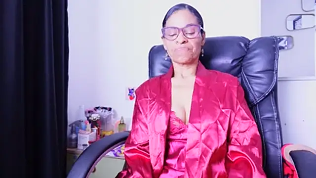 Aries_Mature webcam