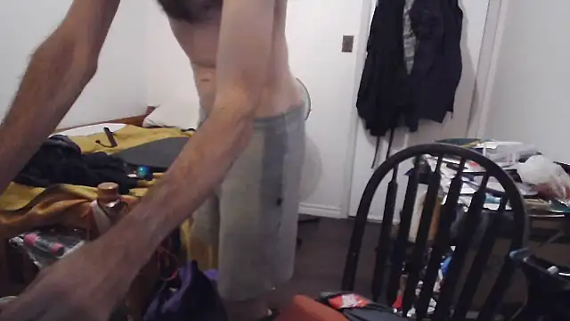 JohnnyMoves webcam