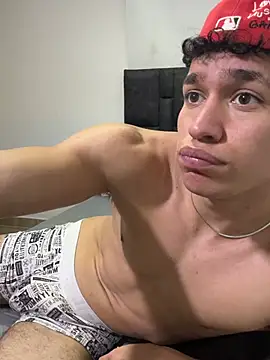 Luke_Muscle live cam on StripChat