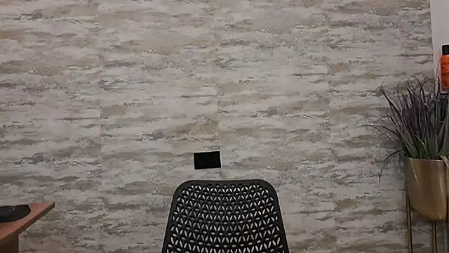 HOTBLACKANDWHITE2 webcam
