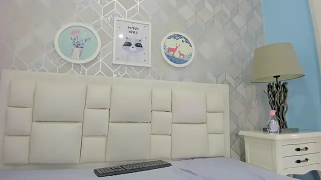 naia_cox webcam