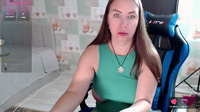 Korolek12 live cam on StripChat