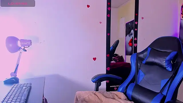 honeyluxe_ live cam on StripChat