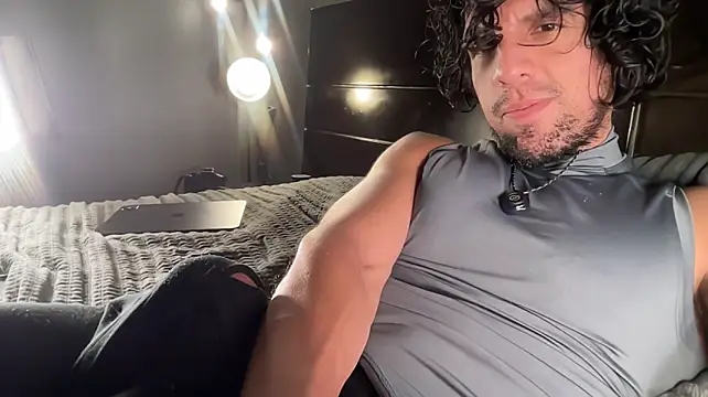 beranco19 Live Webcam on Stripchat