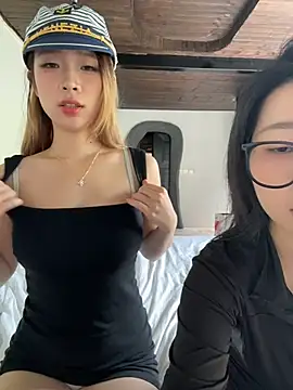 xiaozz-001 Live Webcam on Stripchat