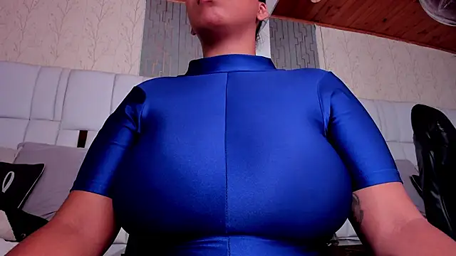 lia_mariana webcam
