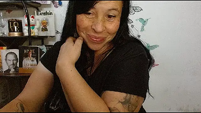 LauraMallioni webcam