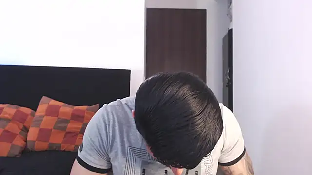andrea_de_lucaa webcam