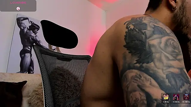LiamReigns_ webcam