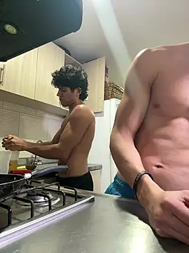 Luke_Muscle webcam