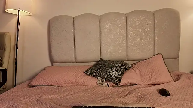 Katt_Moonn webcam