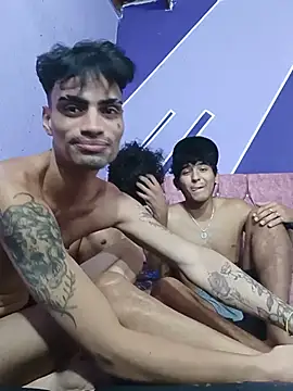 FRIENDS_LATINOS webcam
