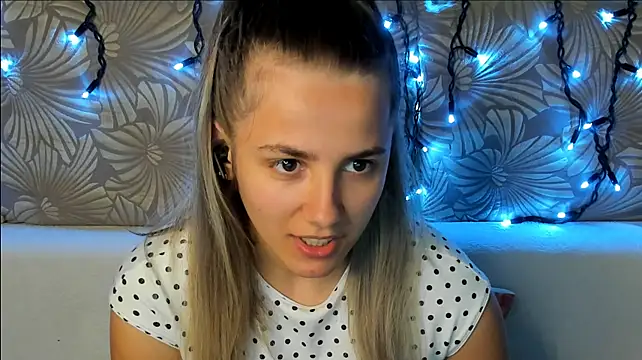 MaggieCake webcam