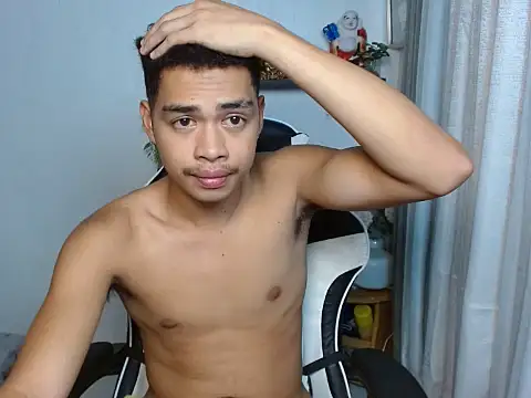 curlyasian_njxx webcam