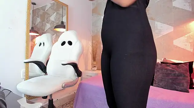LalilaBrunettee webcam