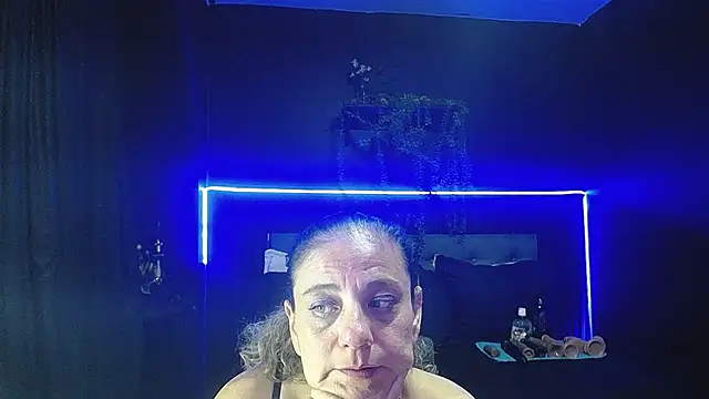 sasi_luna live cam on StripChat