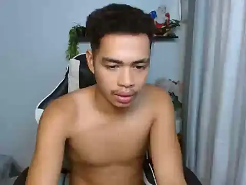 curlyasian_njxx