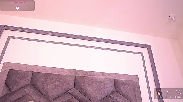 MiaKay1 webcam