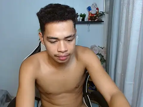 curlyasian_njxx webcam
