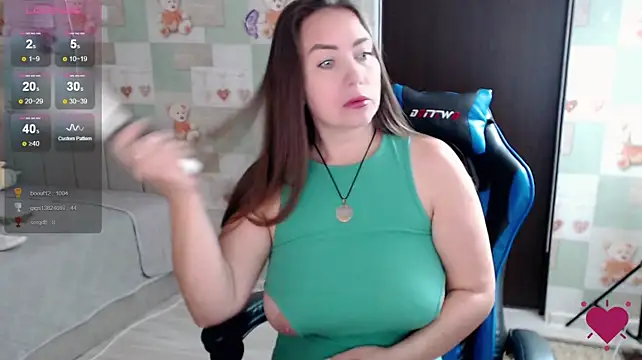 korolek12 (F milf) - 2 fingers in pussy