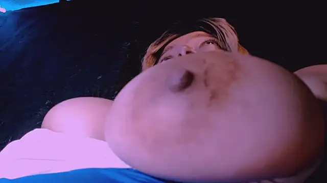 Honey_Lucy1 webcam