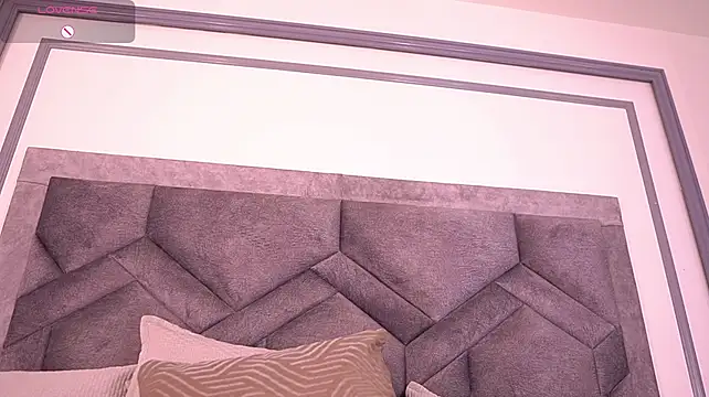 MiaKay1 webcam