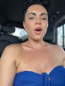 LukeLouHarvey 🦆 naked chat