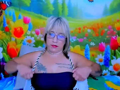 indianroxy webcam