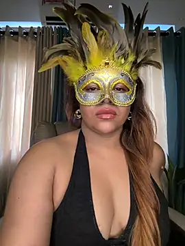 Zaralanson live cam on StripChat