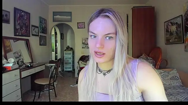 milliKira006 webcam