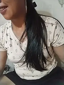 Helen-nn live cam on StripChat