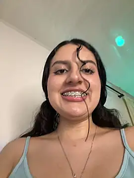 OhMySelenyx3 live cam on StripChat
