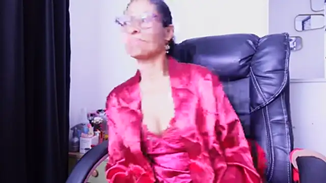 Aries_Mature webcam
