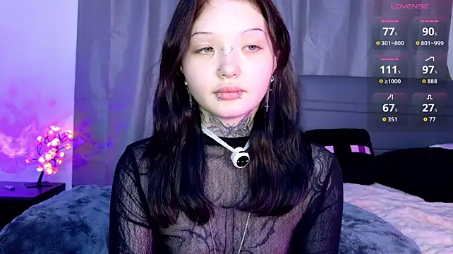 lein_bone (F teen) - ride dildo