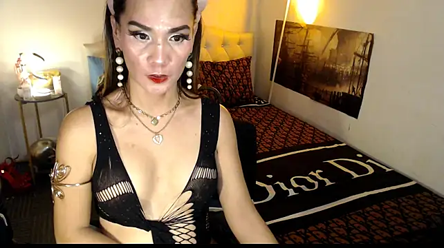 NinaDOM4CUM webcam