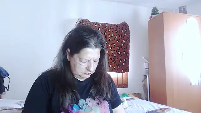 ExtasyMature webcam