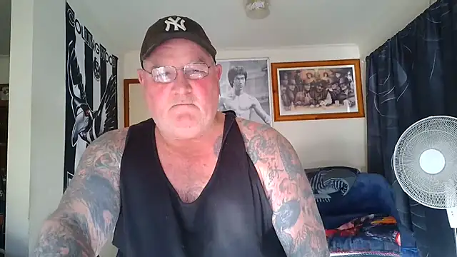 KINKYBLUEYES69 webcam