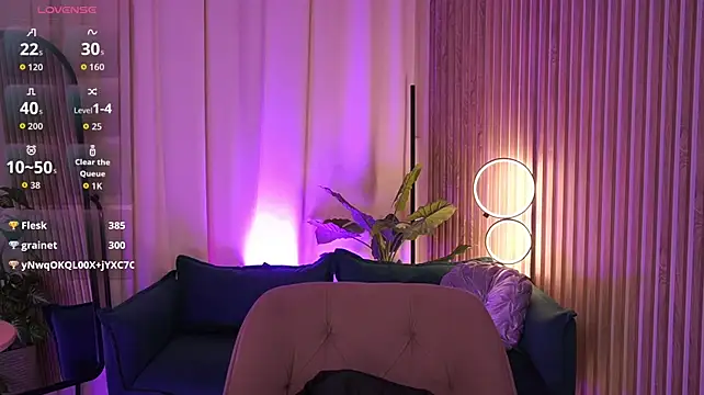 LucreciaStorm webcam