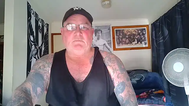 KINKYBLUEYES69 webcam